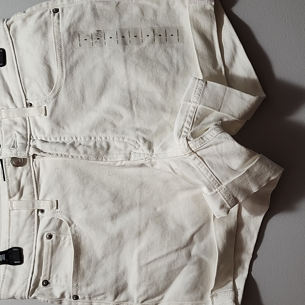 Womens white short size 8